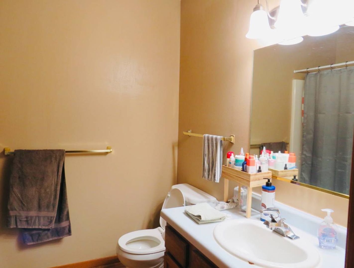 Building Photo - 1521 6th St E