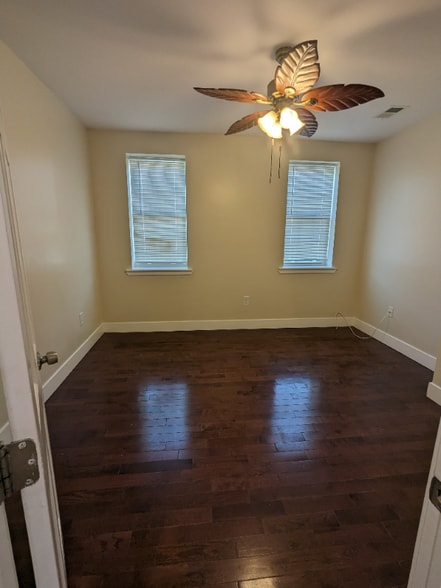 Building Photo - 2850 Jasper St