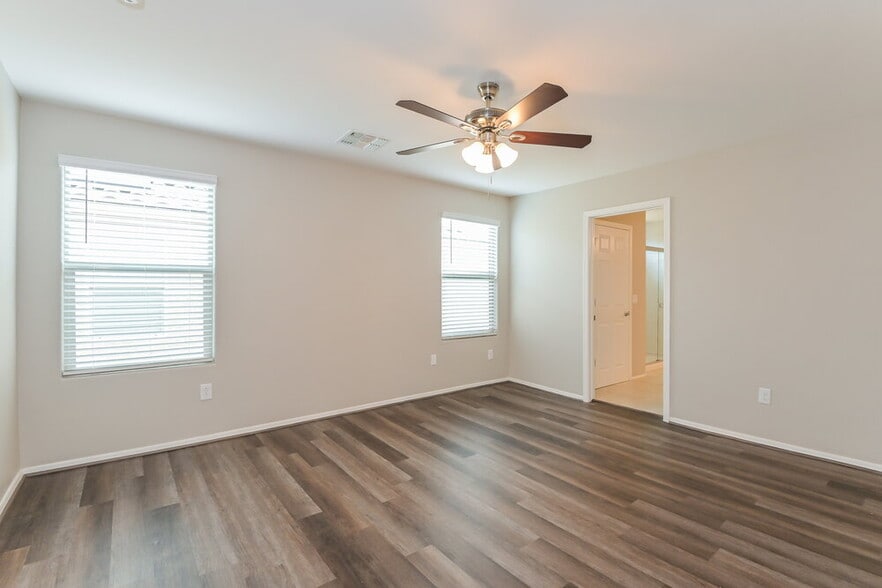 Building Photo - 6549 S Calle Diablo Dr