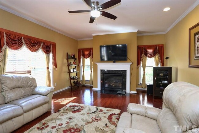 Building Photo - Spacious 5-Bedroom Family Home in Cary wit...