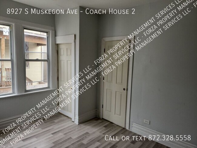 Building Photo - 8927 S Muskegon Ave