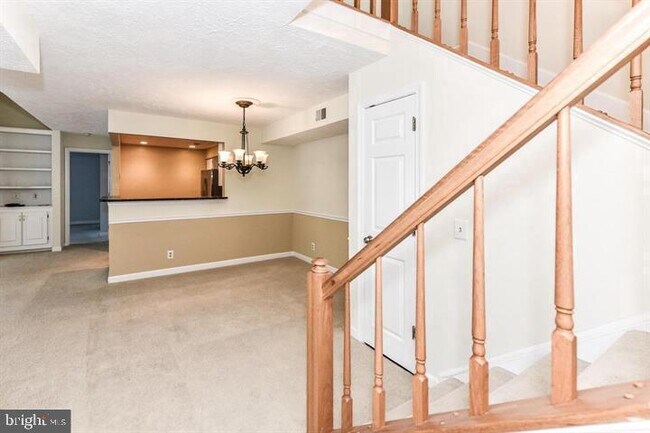 Building Photo - 12010 Ridge Knoll Dr