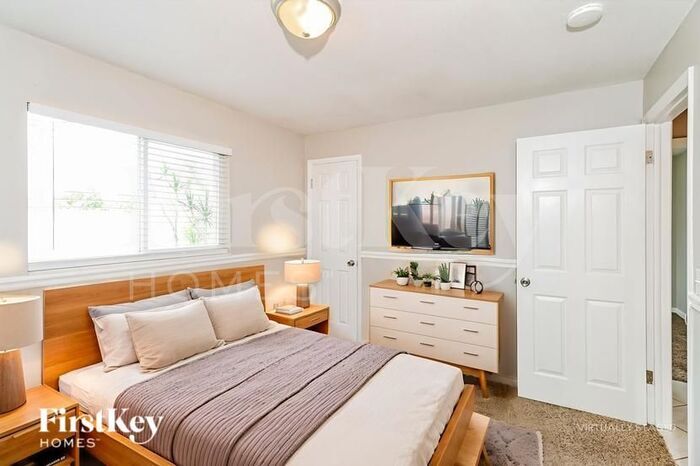 Building Photo - 1034 Hermosa Dr