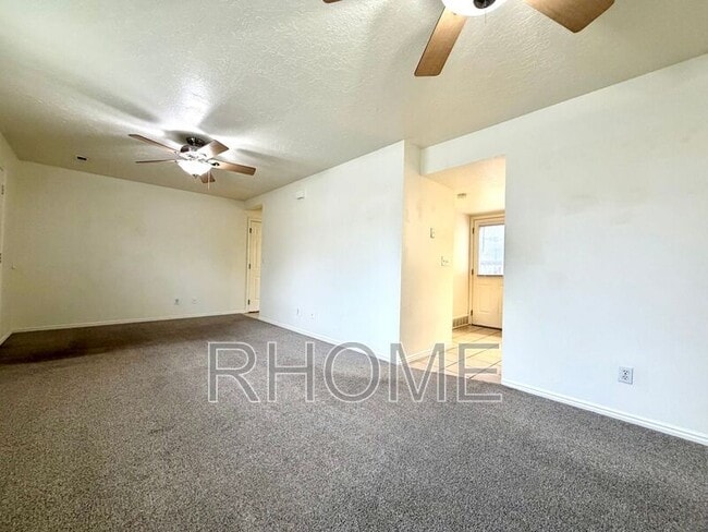 Building Photo - 326 Fenton Ave