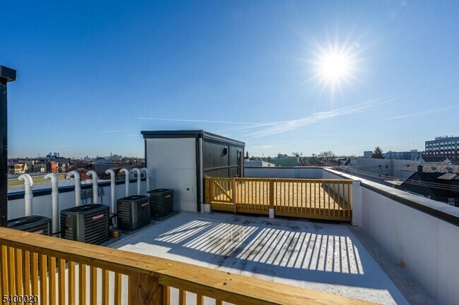 Building Photo - 108 Fleming Ave