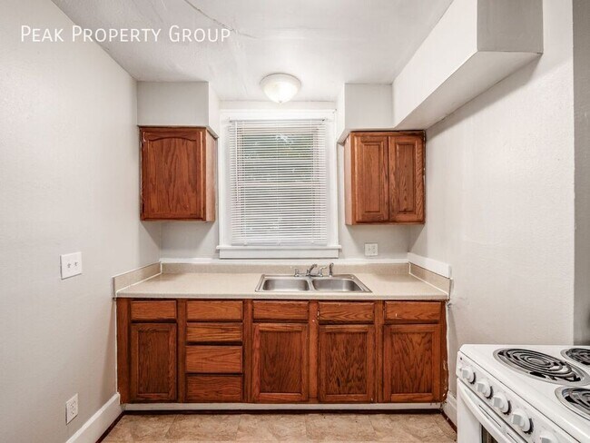 Building Photo - 1411 N 5th St