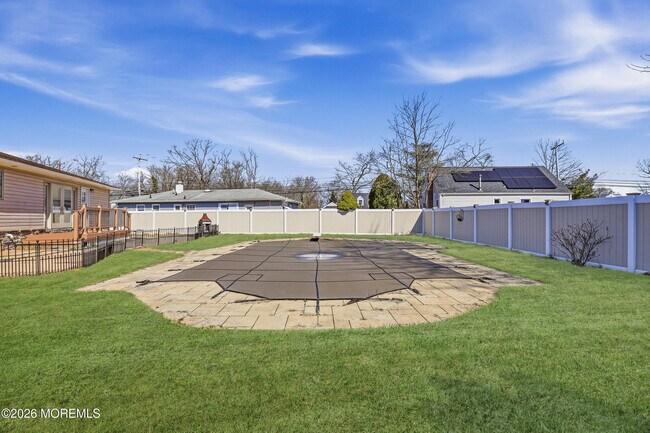 Building Photo - 1057 Savannah St