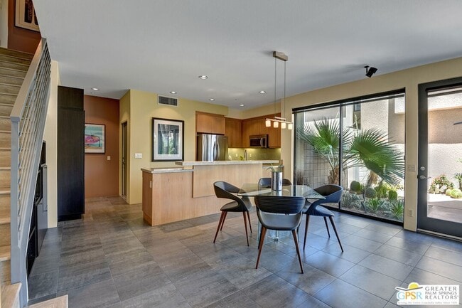 Building Photo - 1536 E Baristo Rd