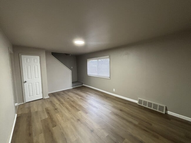 Building Photo - 31807 Tuscola Ct