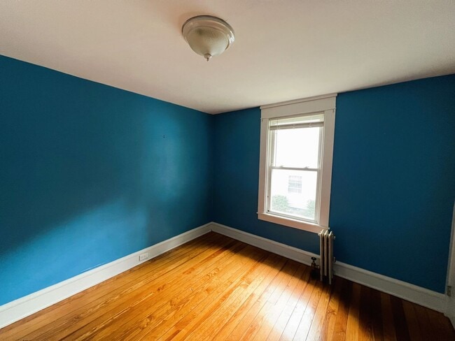 Building Photo - Single Family Home - Newly Reduced-Price D...