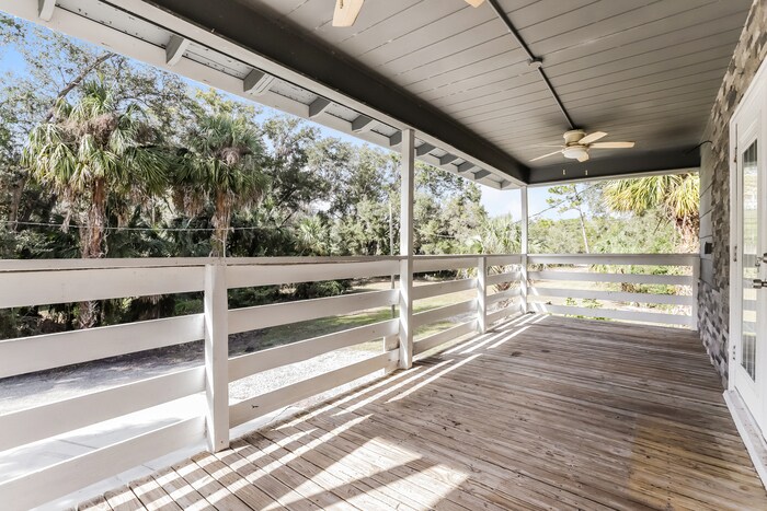 Building Photo - 1209 NE 6th Ct