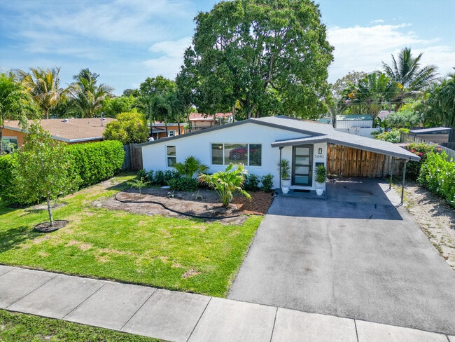 Building Photo - 5840 NE 1st Terrace