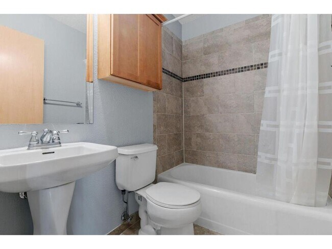 Building Photo - 2530 1st Ave S