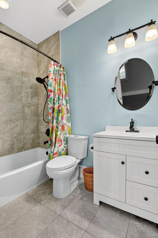 Building Photo - 200 NW 10th St