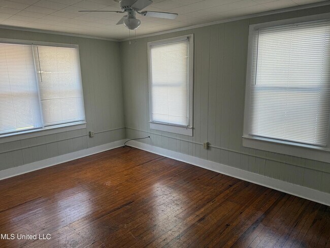 Building Photo - 3518 Southward Dr