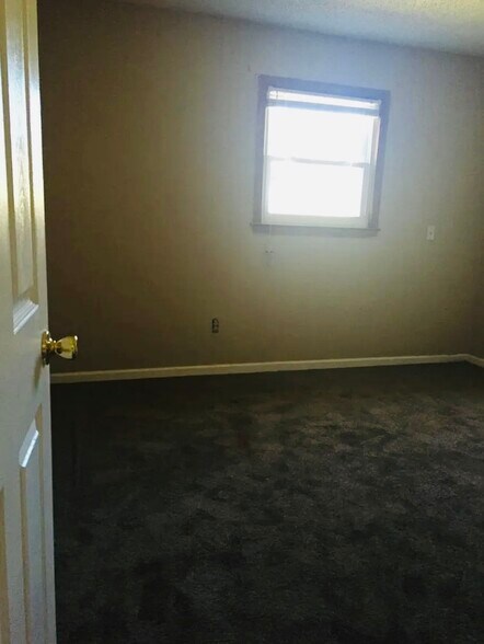 Building Photo - 2312 Cadden Rd