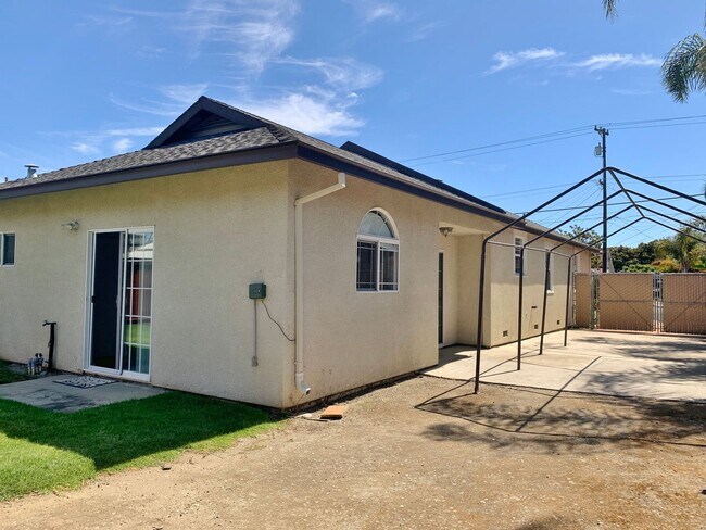 Building Photo - Charming 3 Bedroom Home in Hollister
