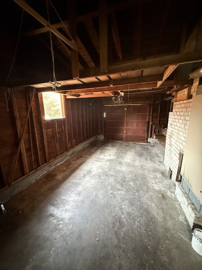 Building Photo - Single Family Home Available for Rent!