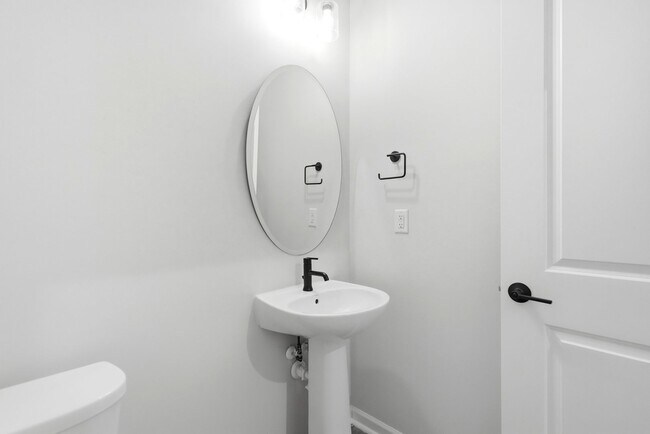 Building Photo - Like-New LoSo Townhome | 3BR + Loft | 2-Car Garage | Move-In Ready