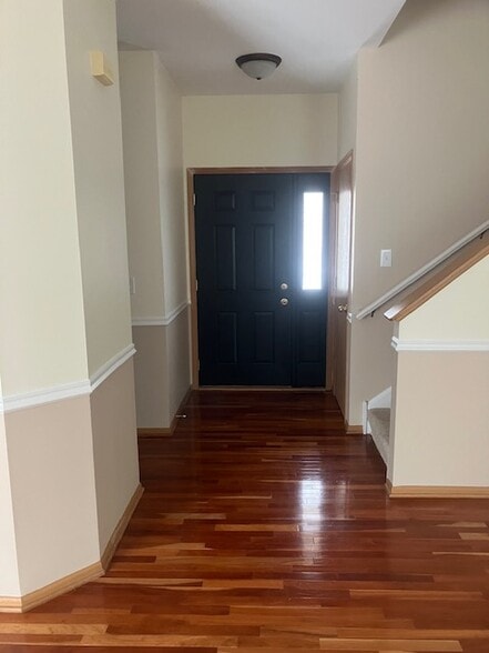 Building Photo - 3110 Shenandoah Dr