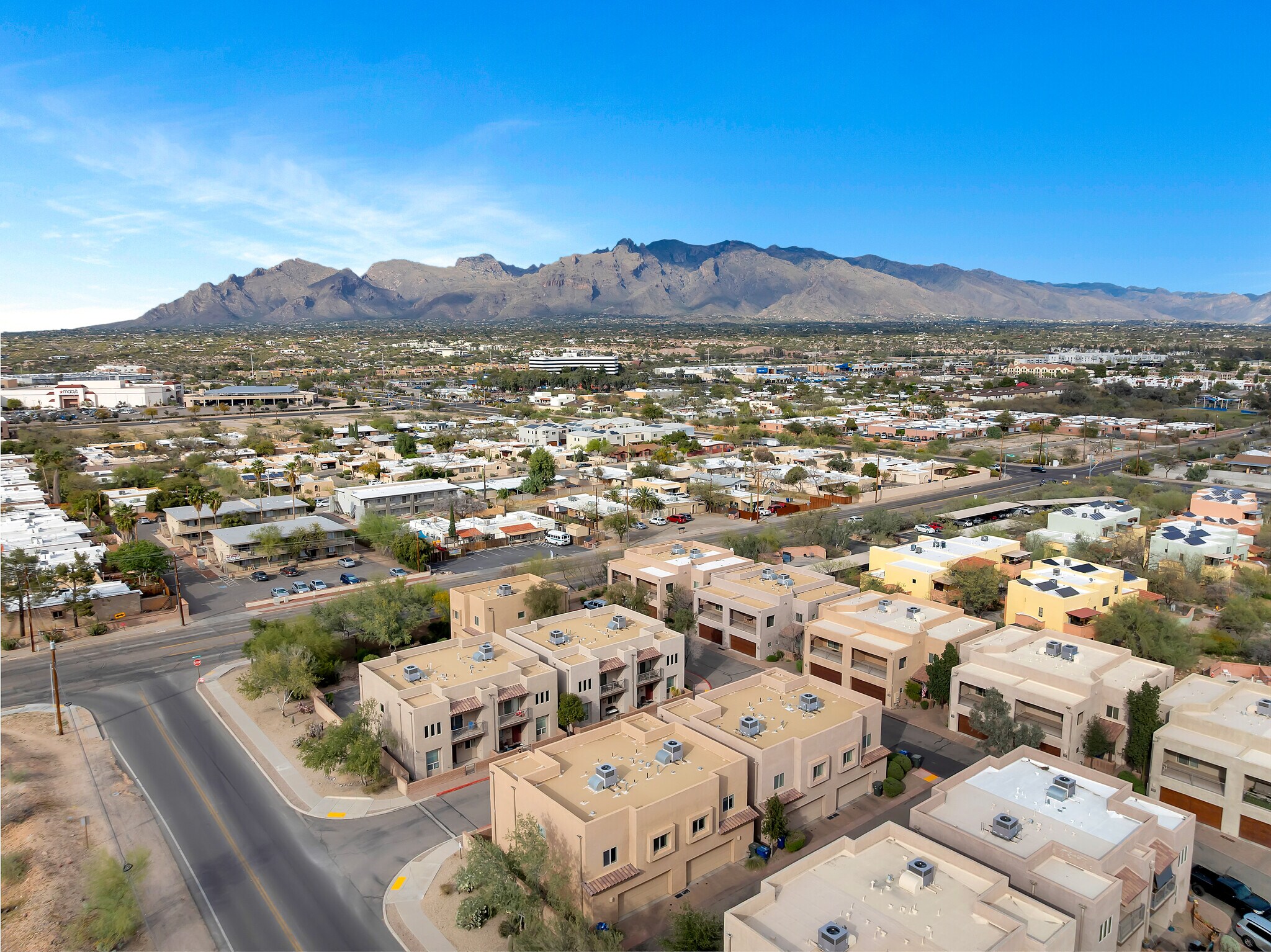 Building Photo - 4154 N Thurston Ln