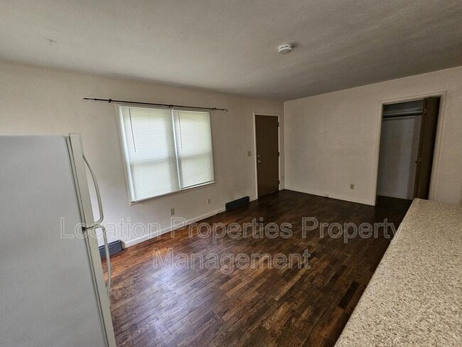 Building Photo - 1016 Maine St