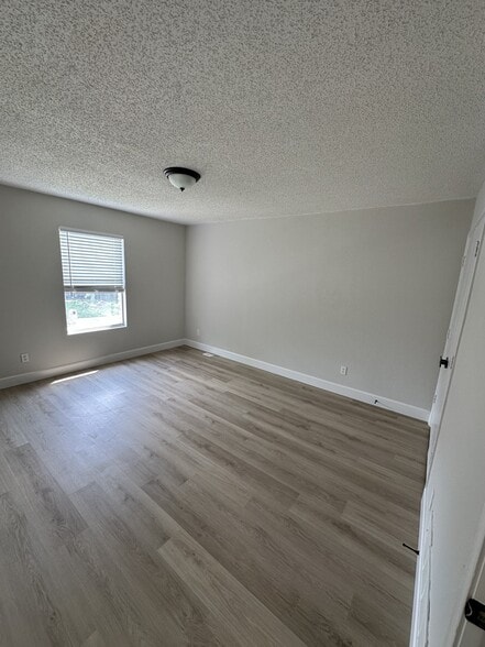 Building Photo - 1536 Melrose Ln