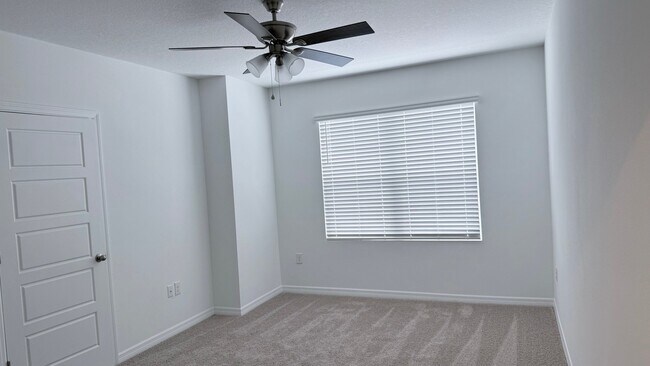 Building Photo - 2947 Canary Ave
