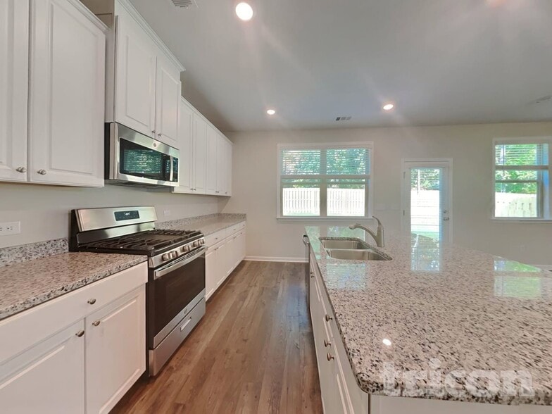 Building Photo - 184 Chapelcrest Ln