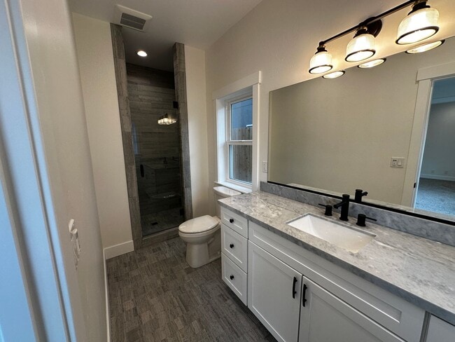 Building Photo - New Construction in Down Town Bishop West side!