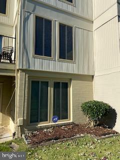 Building Photo - 1823 N Shore Ct