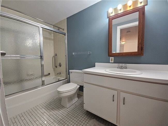 Building Photo - 364 Bellevue Ave