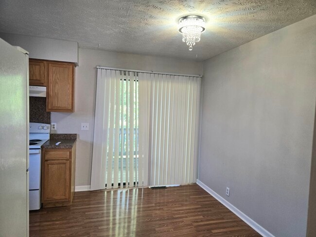 Building Photo - Duplex Unit 1