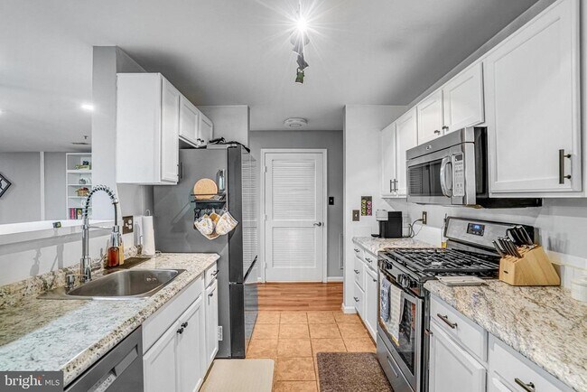 Building Photo - 7501 Calderon Ct