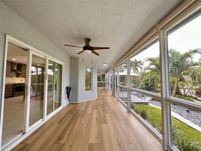 Building Photo - 720 Birdie Ct