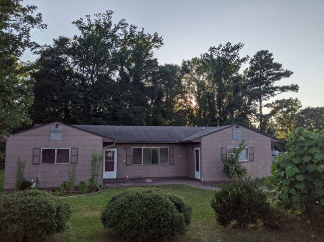 Primary Photo - 1609 Shepherd Rd