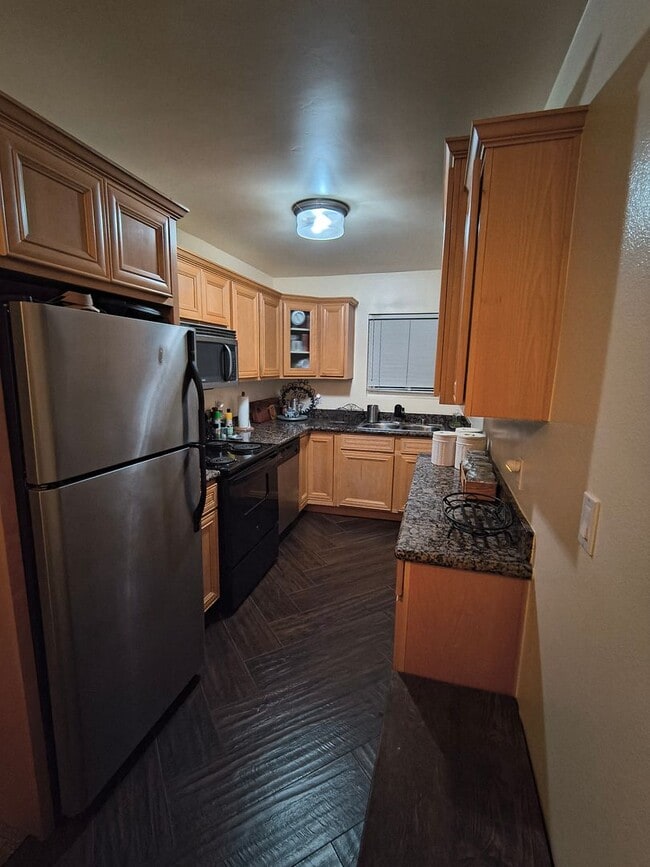 Building Photo - PERFECTLY LOCATED 1BD/1BA CONDO IN PACIFIC...