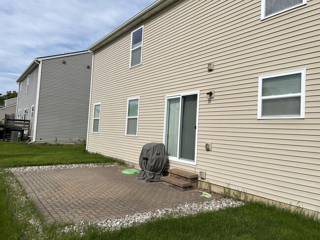 Building Photo - 8408 Walnut Hill