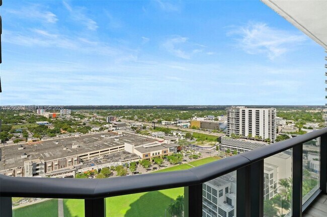 Building Photo - 121 NE 34th St