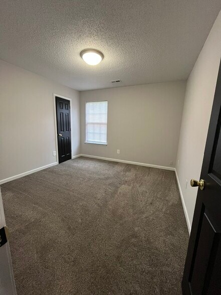 Building Photo - 2538 Myers St