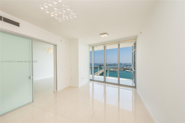 Building Photo - 1100 Biscayne Blvd