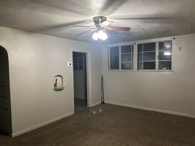 Building Photo - "Charming 1-Bedroom Gem in the Heart of Ogden