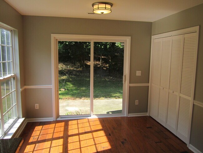 Building Photo - Beautiful Updated Home in Desirable Starmo...