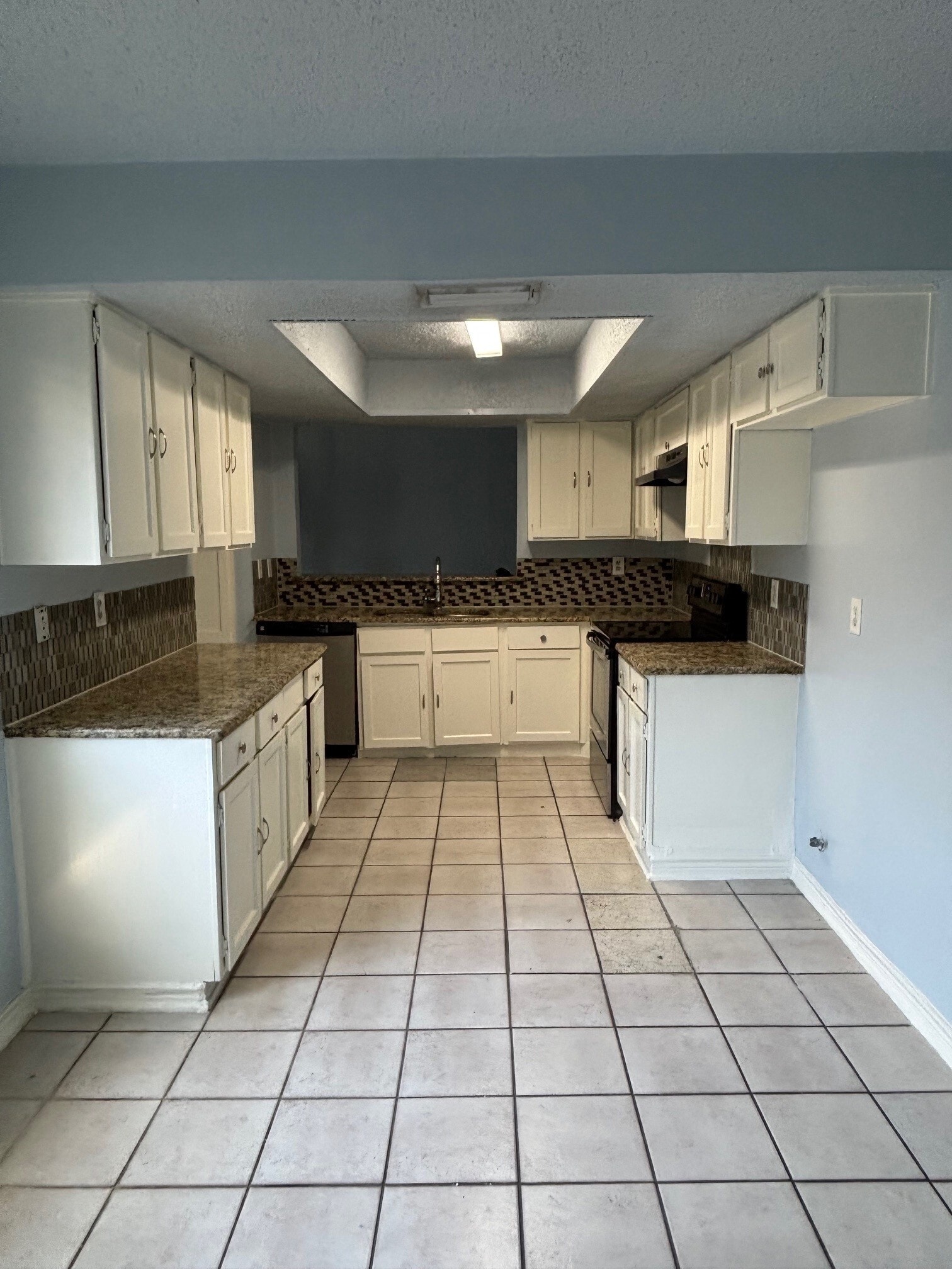 Building Photo - 2207 Heritage Cir