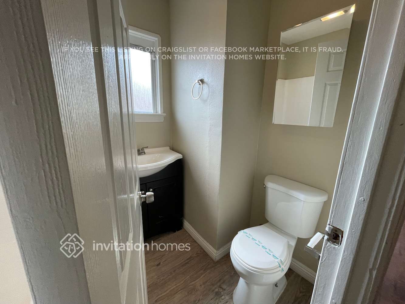 Building Photo - 3924 W 104th St