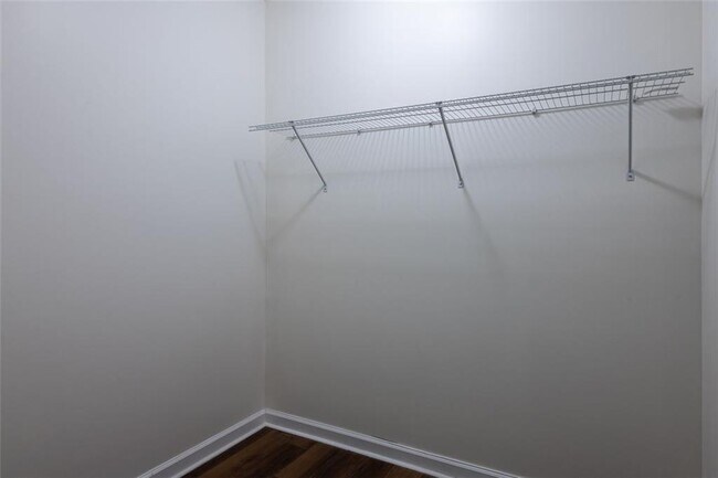Building Photo - 450 Paines Ave NW