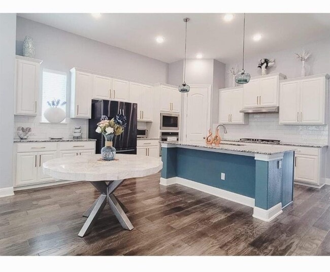 Building Photo - 1800 Ficuzza Wy