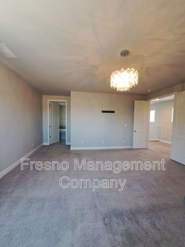 Building Photo - 4266 Sierra Madre Ave