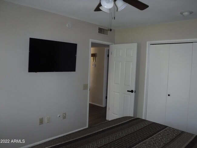 Building Photo - 11029 W Caron Dr