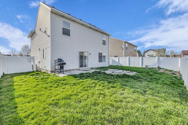 Building Photo - 3 Bedroom 2 Bathroom Home in Saratoga Springs!!